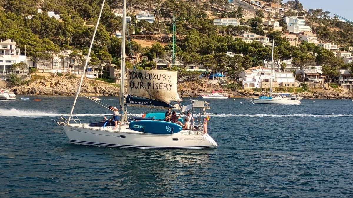 Las imágenes de la protesta de navegantes en el Port d'Andratx