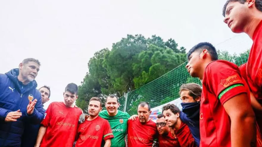 Liga Genuine Moeve: Osvaldo, entrenador del Valencia Inclusivo, nos cuenta cómo conoció y dio la oportunidad a Alejandro