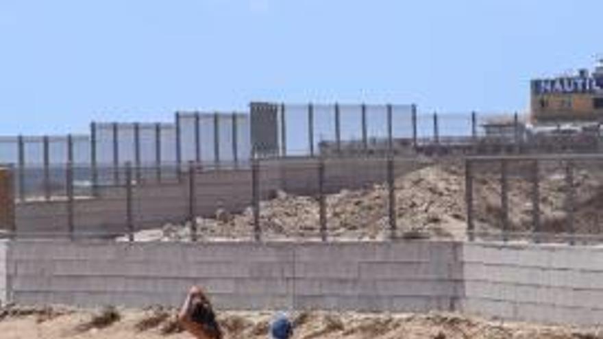 El Consell analiza si se puede anular el permiso al muro de Lo Ferrís