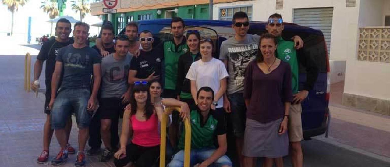 Integrantes del Academia Civil-Club Natación Santa Olaya que acudieron al pasado Nacional de triatlón.