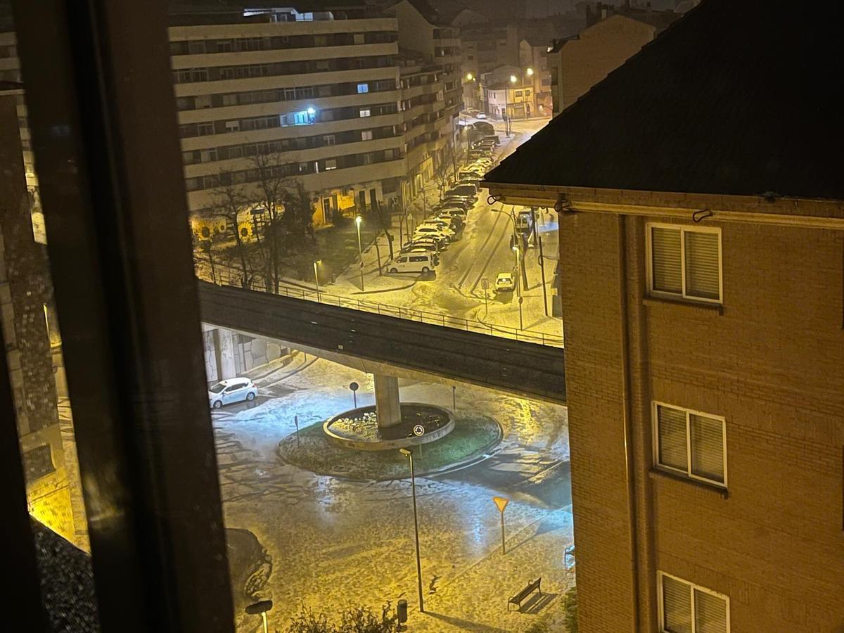 Un momento de la tormenta de granizo en Zamora. Un momento de la tormenta de granizo en Zamora.
