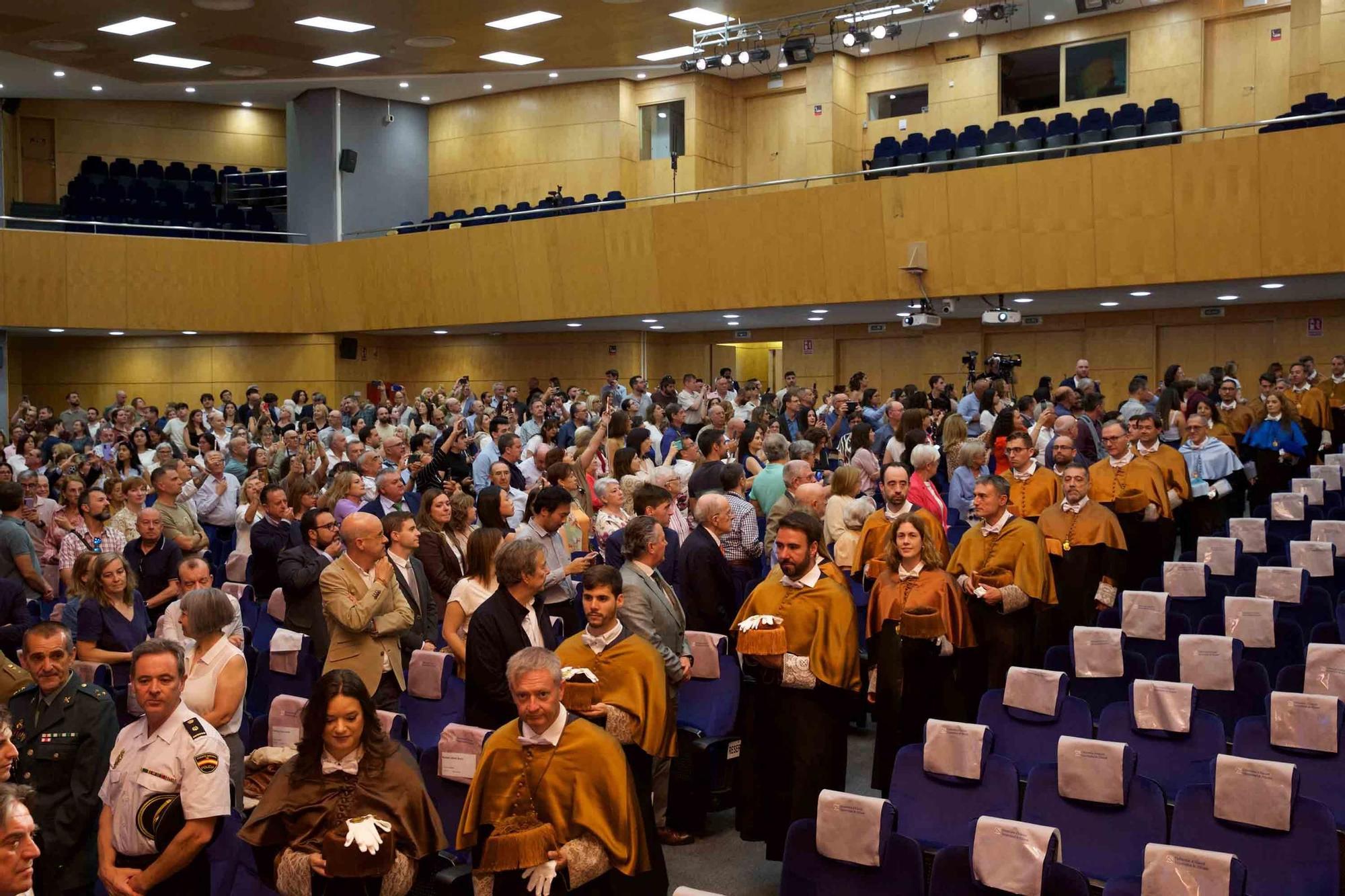 La Universidad de Alicante (UA) clausura el curso con la investidura de 125 nuevos doctores