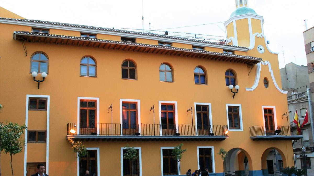 Fachada del Ayuntamiento de Alcantarilla