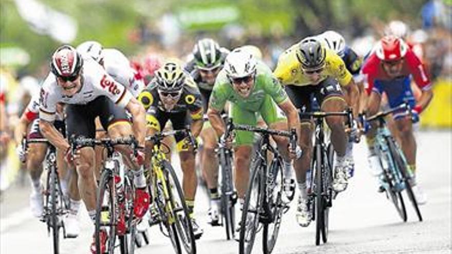 Cavendish obtiene su segunda etapa mediante la ‘photo finish’