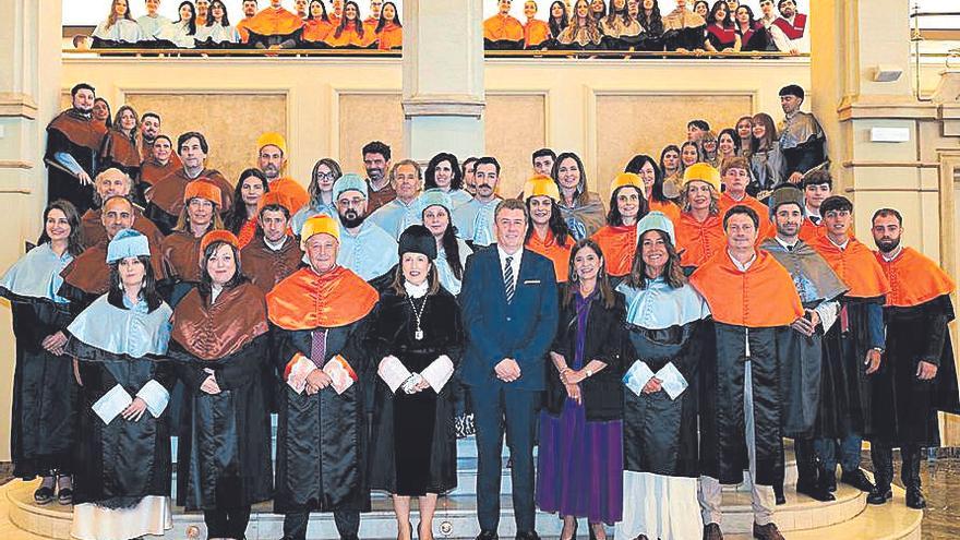Cesuga cierra el año académico con 50 graduados