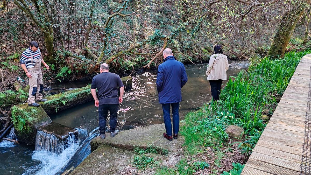 Un vertido de purín a un río de Muxía hace dos meses obligó a cortar la captación de agua.