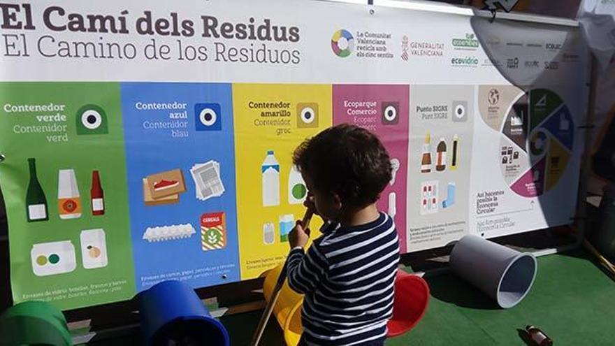 Talleres de reciclaje para frenar los 7 millones de kilos de basura al día en la Comunitat Valenciana