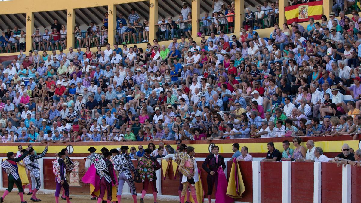 Festejo en la plaza de toros de 'La Caverina'
