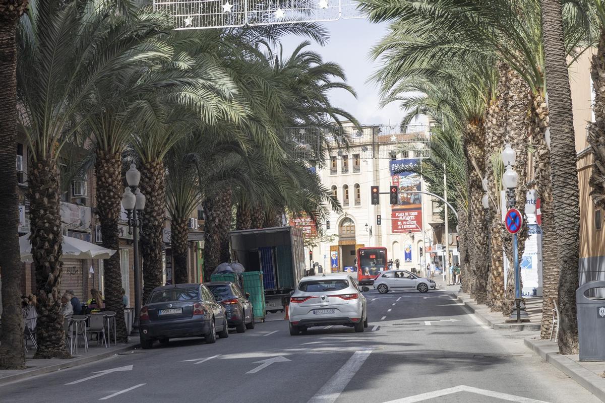 La calle San Vicente de Alicante, que el Ayuntamiento ha anunciado como la próxima vía a peatonalizar.