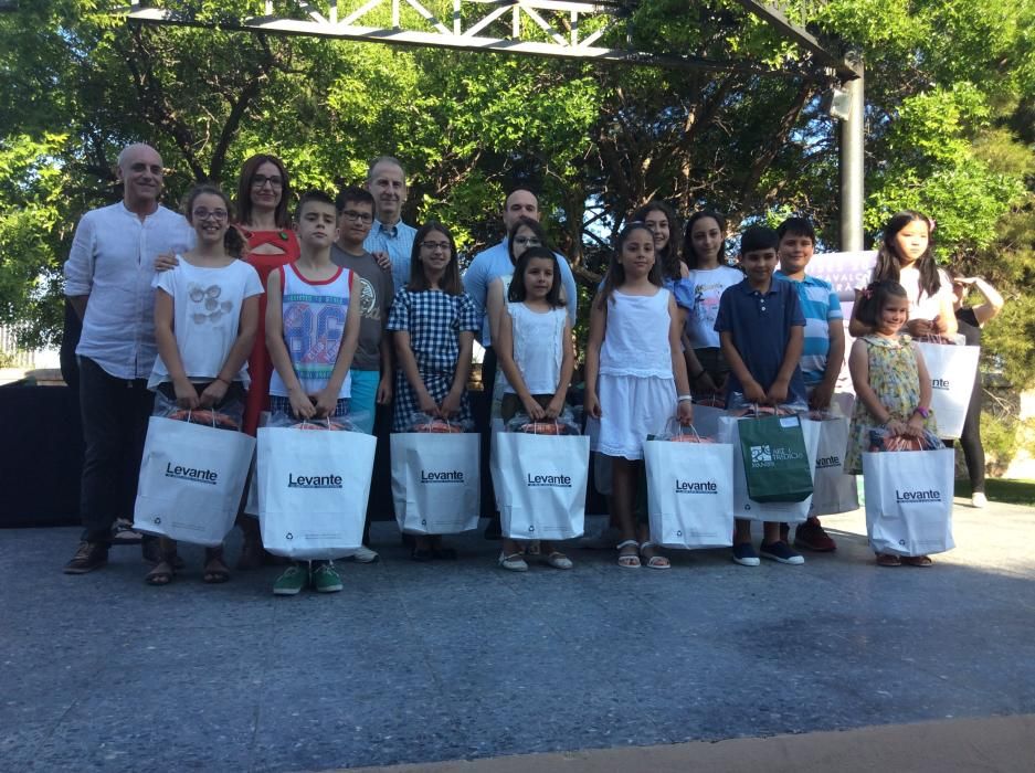 Ganadores del concurso de dibujo de la cerámica.