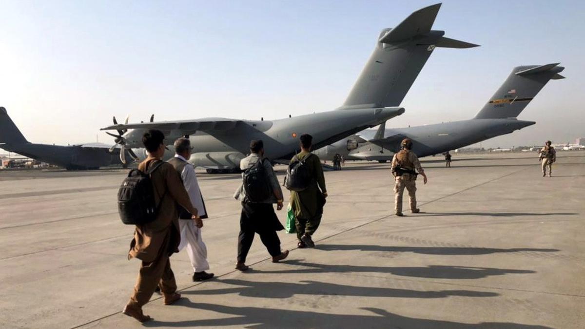 Un momento de la salida norteamericana de Kabul.