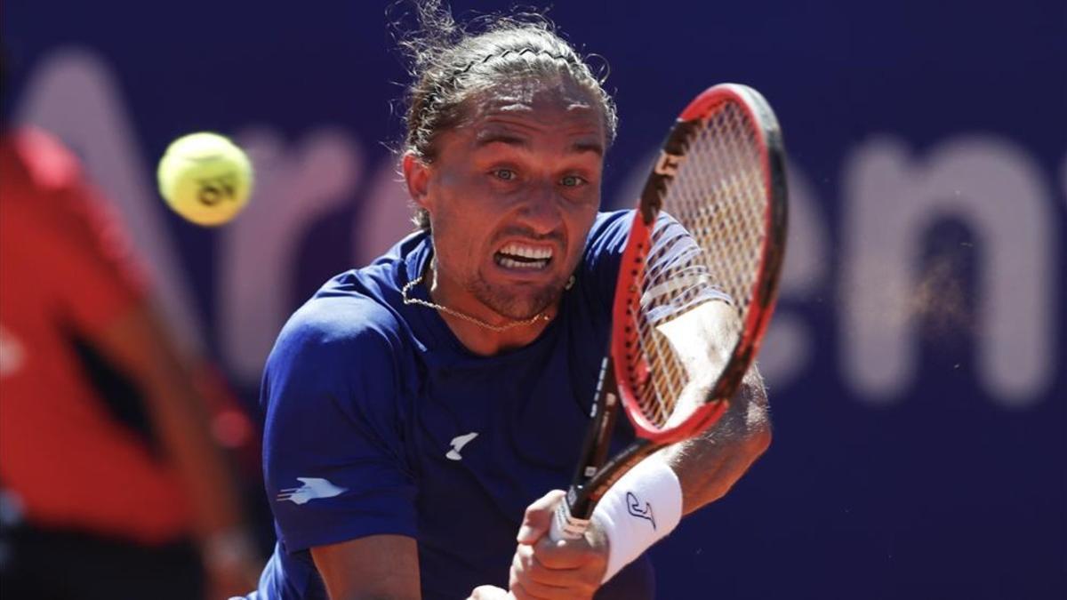 Allende Dolgopolov en acción ante el japonés Kei Nishikori Allende Dolgopolov en acción ante el japonés Kei Nishikori