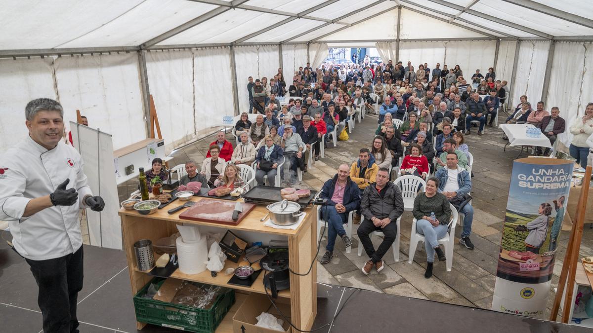 Showcooking de José Manuel Mallón en Negreira con degustación de Ternera Gallega y productos locales