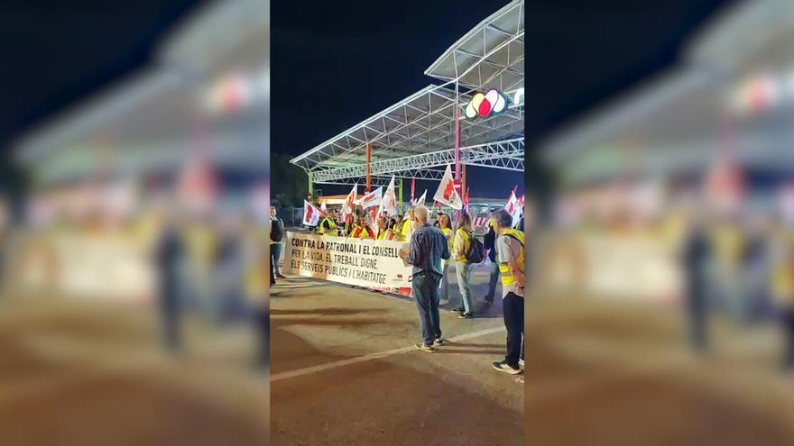 Piquetes se concentran a las puertas de Mercavalència en la huelga general del 29M