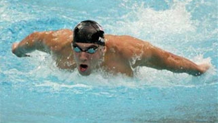 Phelps suma otro oro y se sitúa más cerca de su objetivo