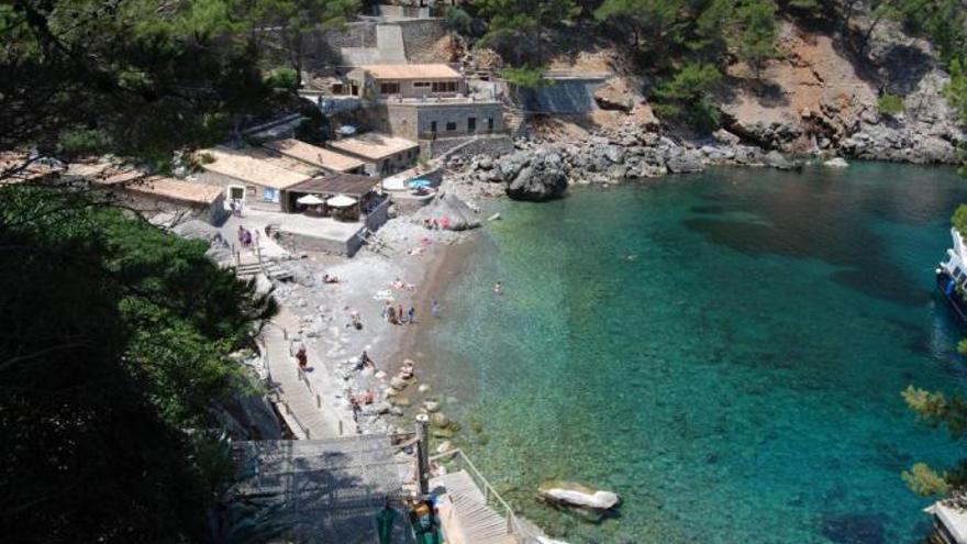 Die Bucht von Sa Calobra öffnet sich gen Norden und ist teilweise hohen Wellen ausgesetzt.