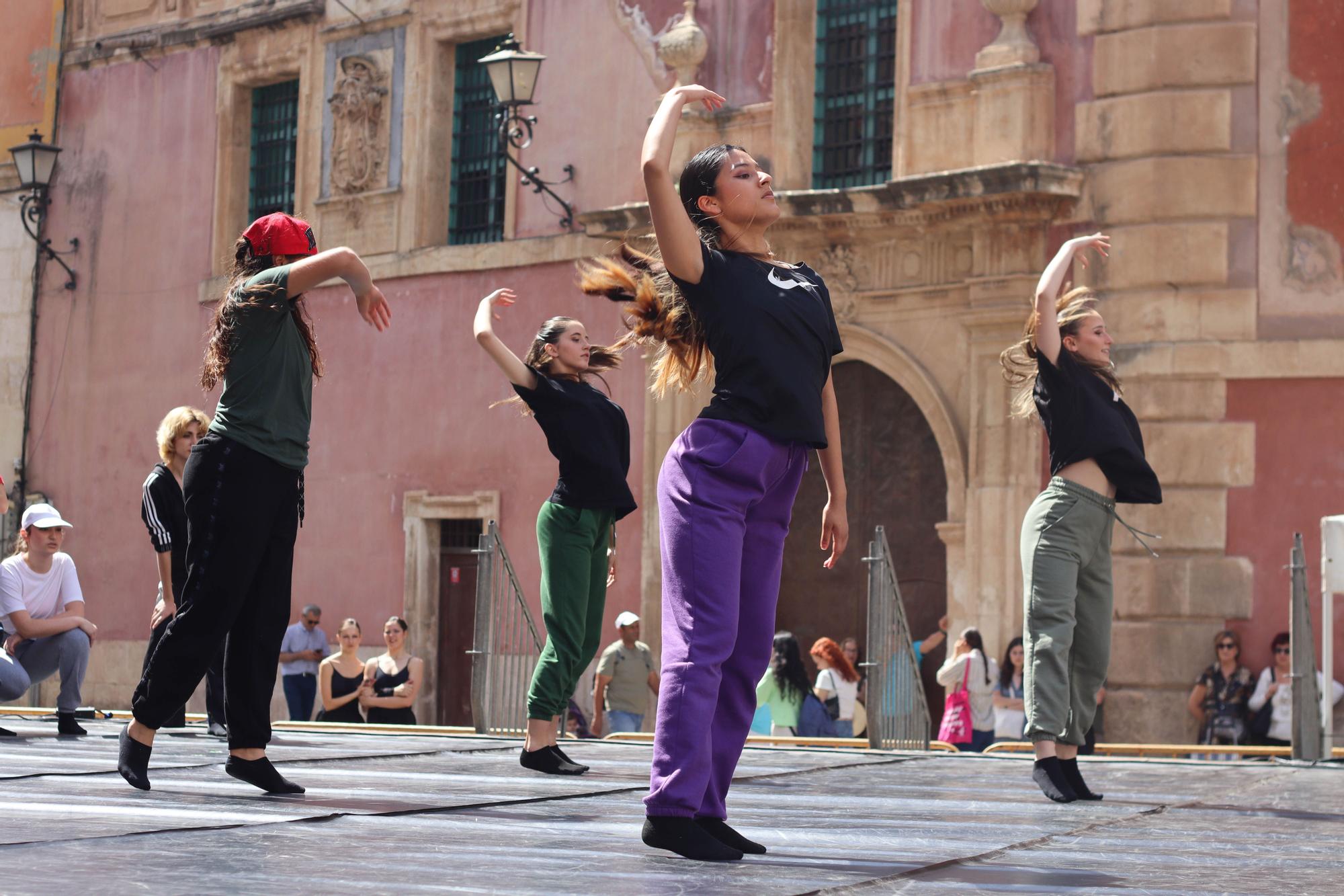 Exhibición de danza en la plaza Belluga de Murcia