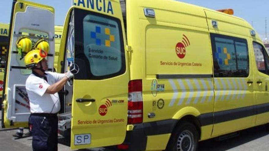 Los trabajadores de ambulancias de Canarias  irán a la huelga en abril ante el &quot;incumplimiento&quot; del pliego de condiciones