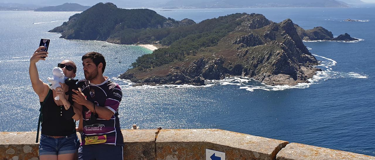 El tirón imparable de Cíes: tiene reservas diarias hasta agosto - Faro de  Vigo