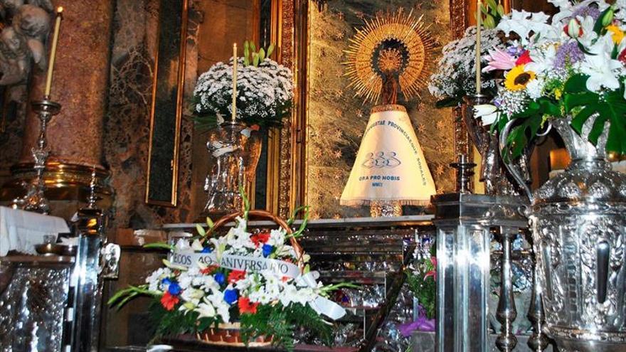 Ofrenda pilarista para el 40 aniversario de Ecos