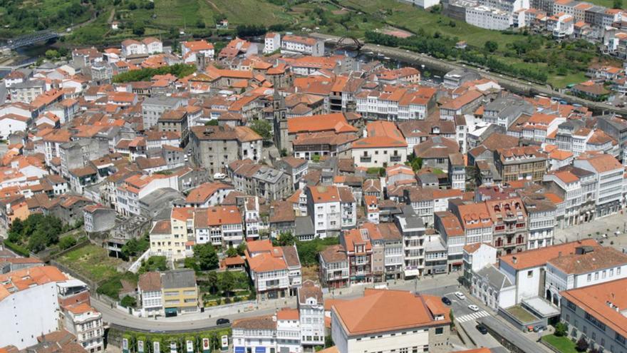 Vista aérea del núcleo urbano de Betanzos.