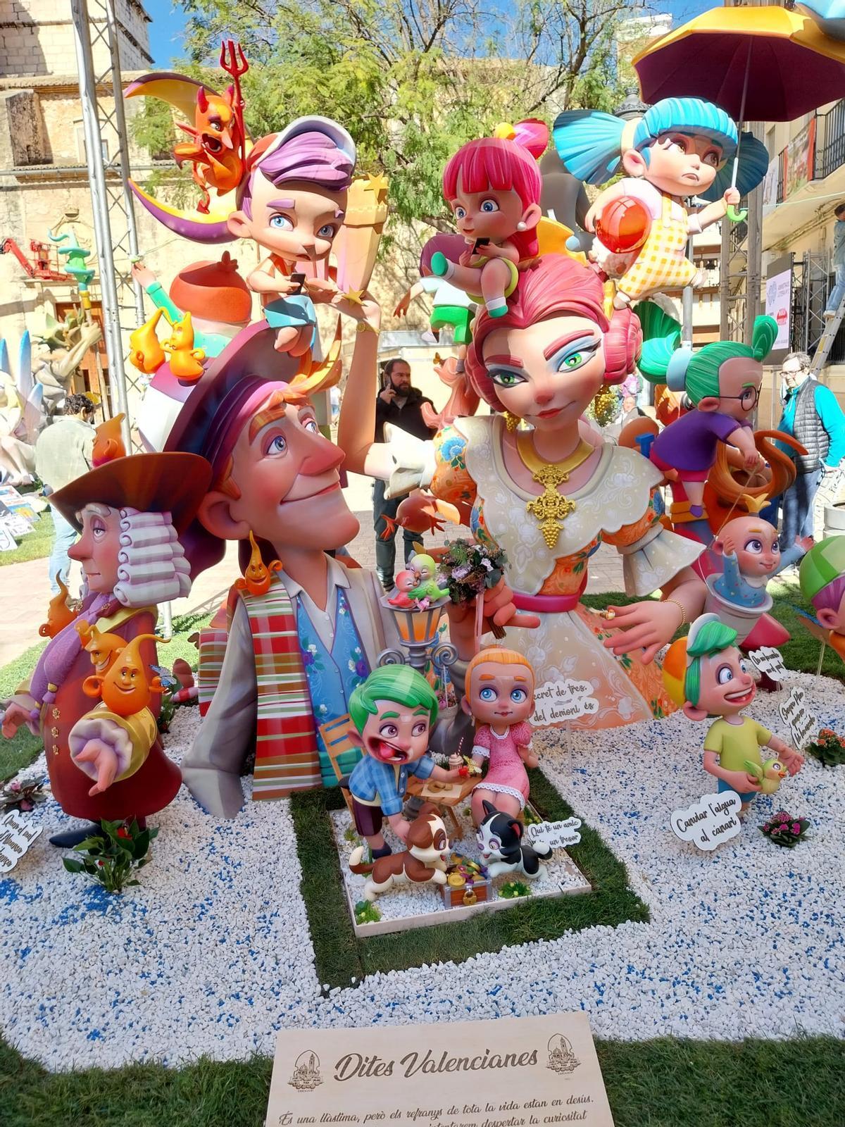 Falla infantil de la Plaça Major, obra de Juanjo Salom.