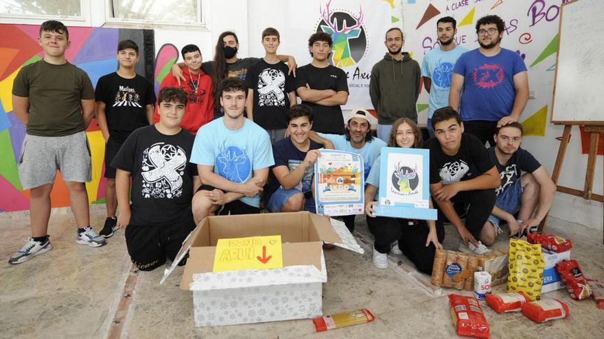 Juegos con fines solidarios gracias a los jóvenes de Imaxina e Axuda | BERNABÉ/JAVIER LALÍN