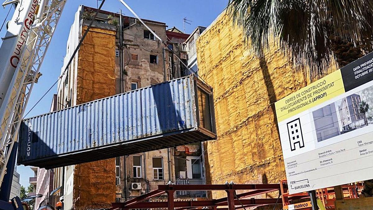 Un ejemplo de la construcción de un edificio con contenedores marítimos, en Barcelona..