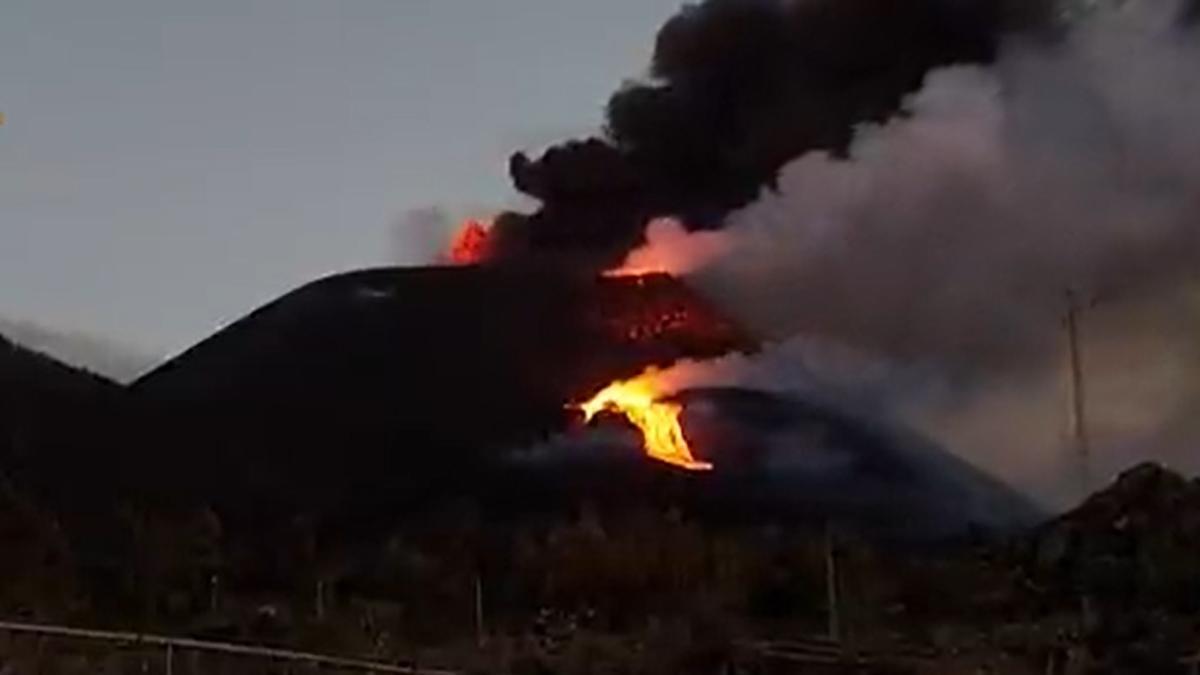 La erupción del volcán de La Palma desde Tacande