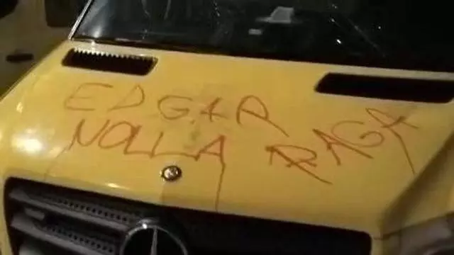 Destrosses i pintades als vehicles