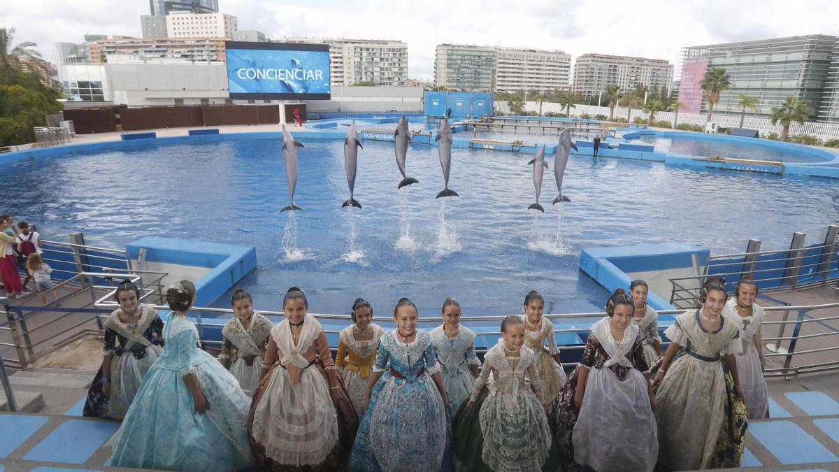Visita al Oceanografic de las entonces candidatas a Fallera Mayor Infantil.