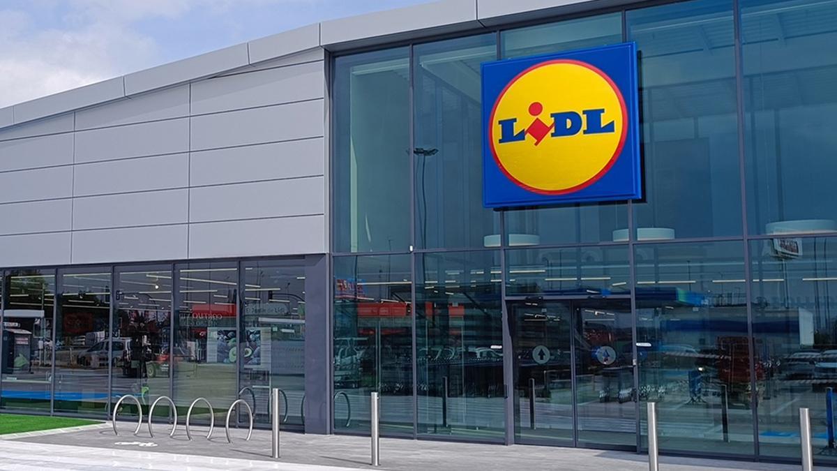 Llegan a Lidl las chaquetas polares más esperadas: no tendrás que encender la chimenea