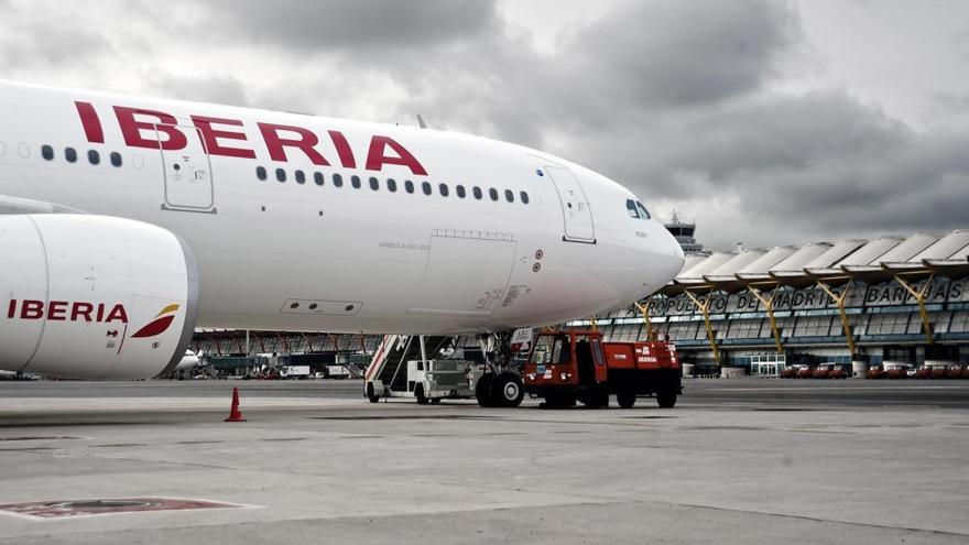 Las huelgas y el mal tiempo han perjudicado a las aerolÃ­neas para volar en hora.