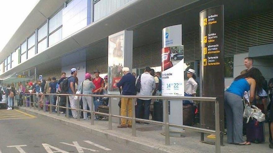 Demasiado turista para tan poco taxi