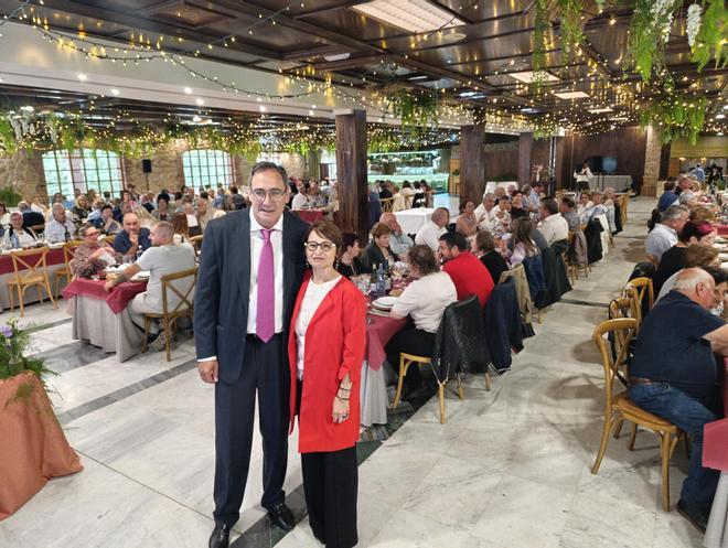 Emotivo y multitudinario homenaje a los sanitarios de Villabona