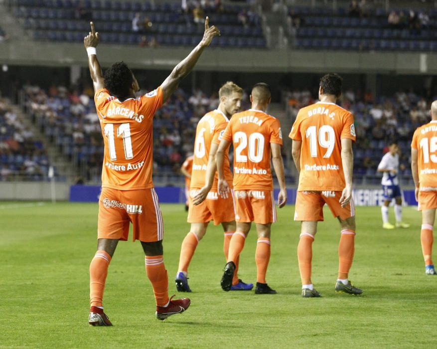 El partido entre el Tenerife y el Real Oviedo, en imágenes