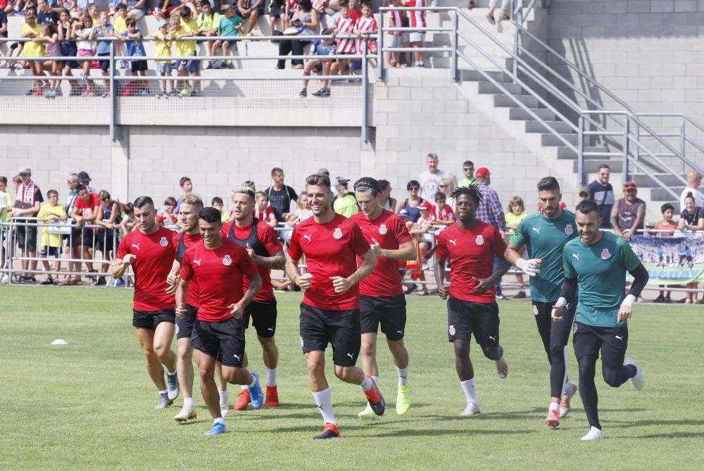 Entrenament de portes obertes del Girona FC a l'Escala