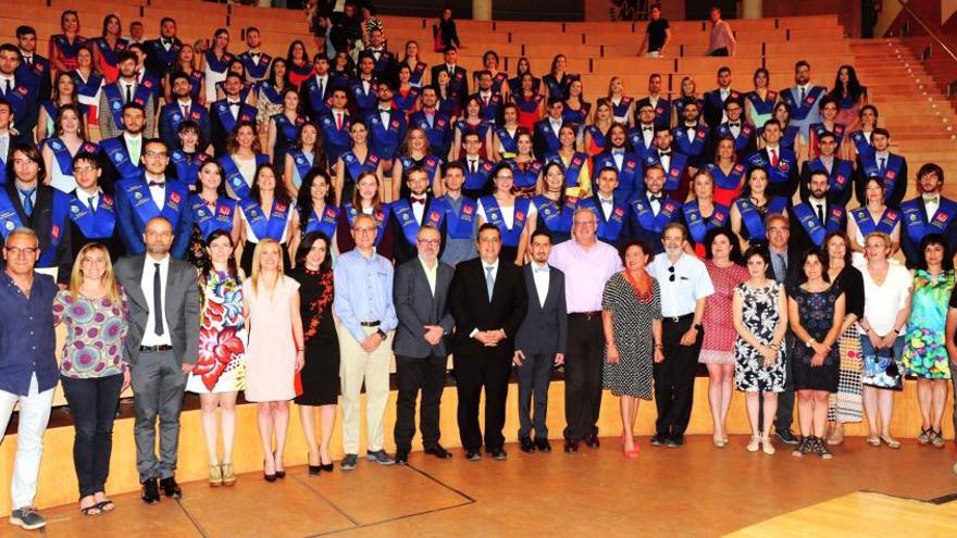 Los alumnos de la UMH que han acabado Ciencias Experimentales