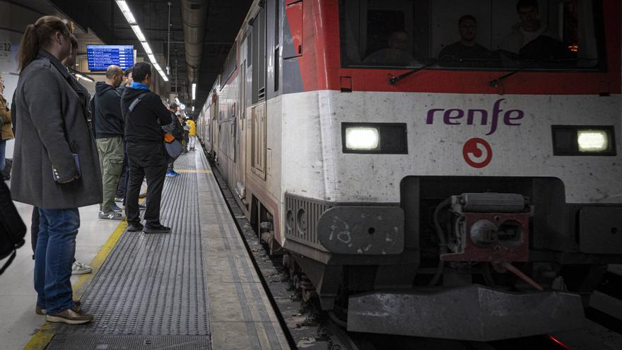 Andana de l’estació de Rodalies de Sants, a Barcelona.