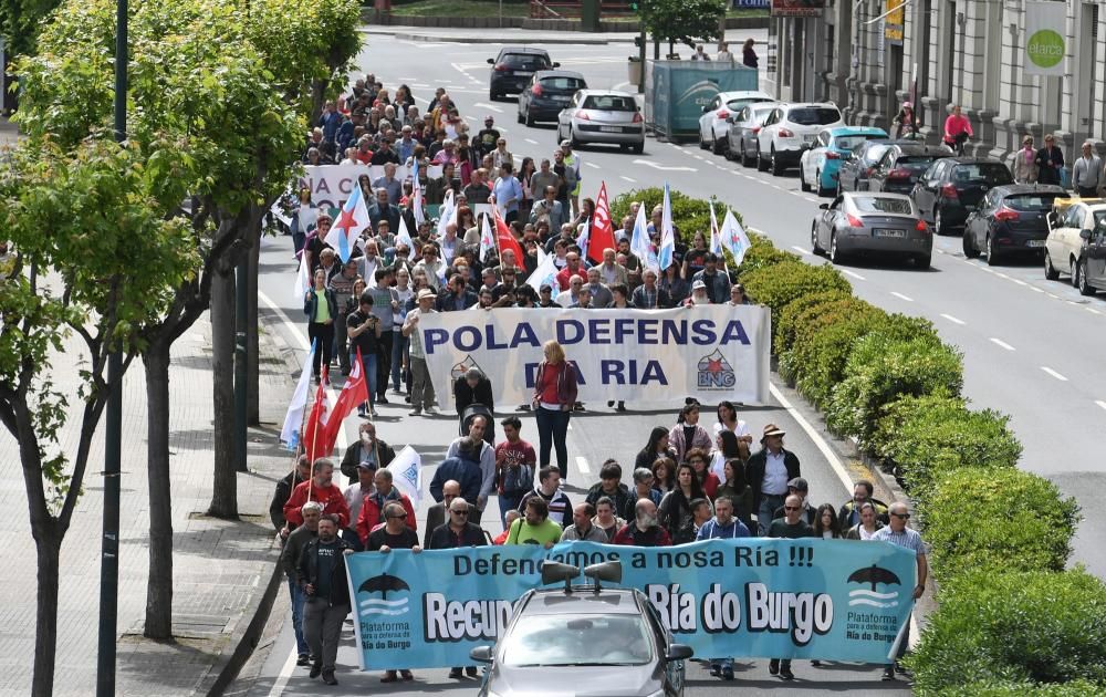 Manifestación en defensa de la ría de O Burgo