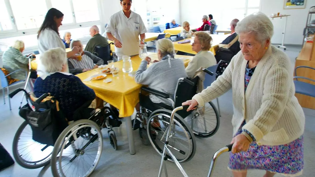 La Comunidad elevará el número de comidas en las residencias de mayores para ofrecer una 'recena'