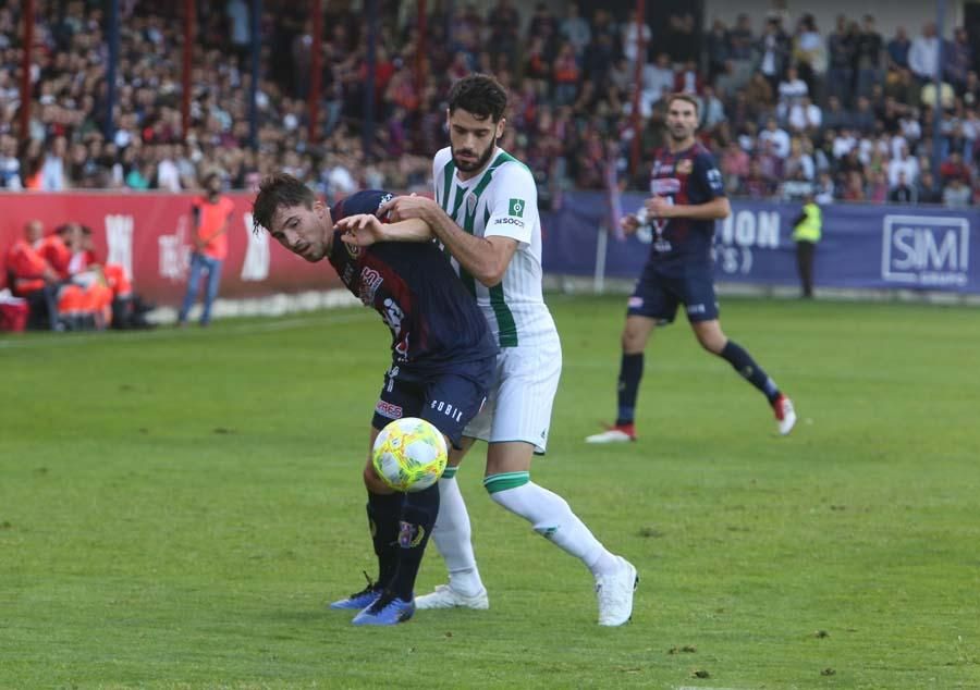 El Córdoba CF salva un punto ante el Yeclano