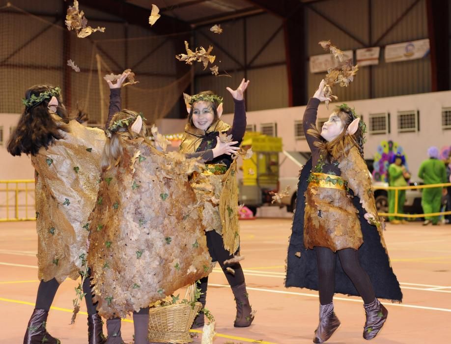 Entroido en Deza 2016 | Maquillajes y trajes de colores en Lalín y Vila de Cruces