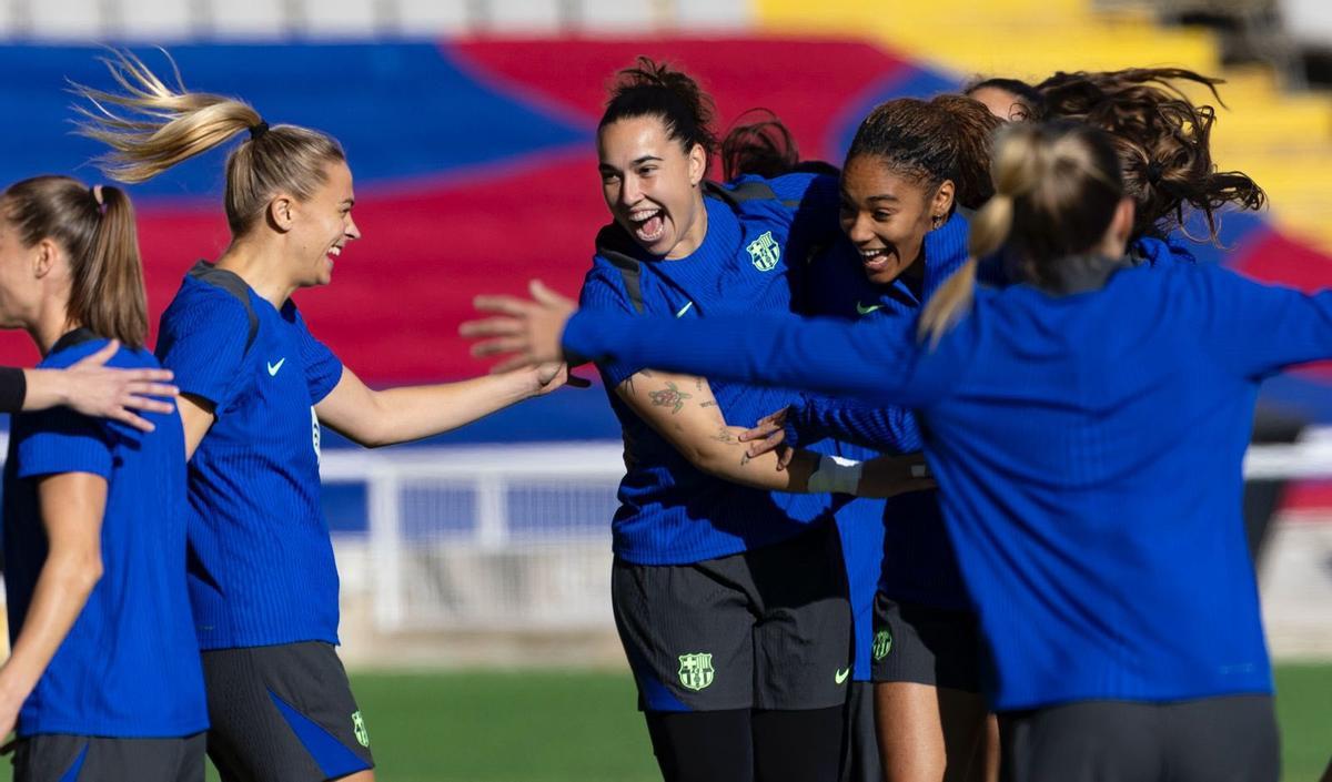 Cata, Salma, Rolfö en el entrenamiento previo antes del City