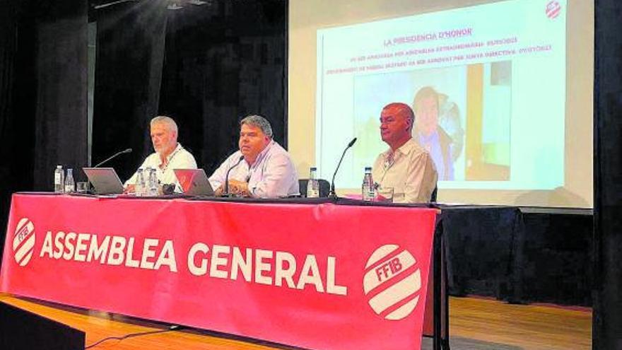 Instante de la asamblea celebrada ayer en Palma. | J. V.