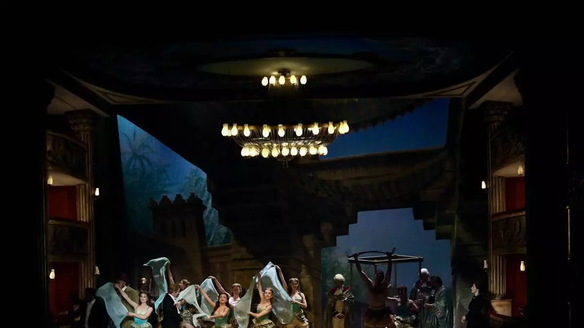 El Cervantes se rinde ante El fantasma de la Ópera en una noche llena de estrellas