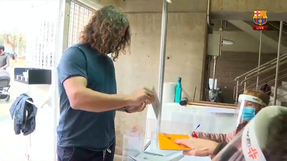 Carles Puyol ya ha ejercido su derecho a voto en las elecciones