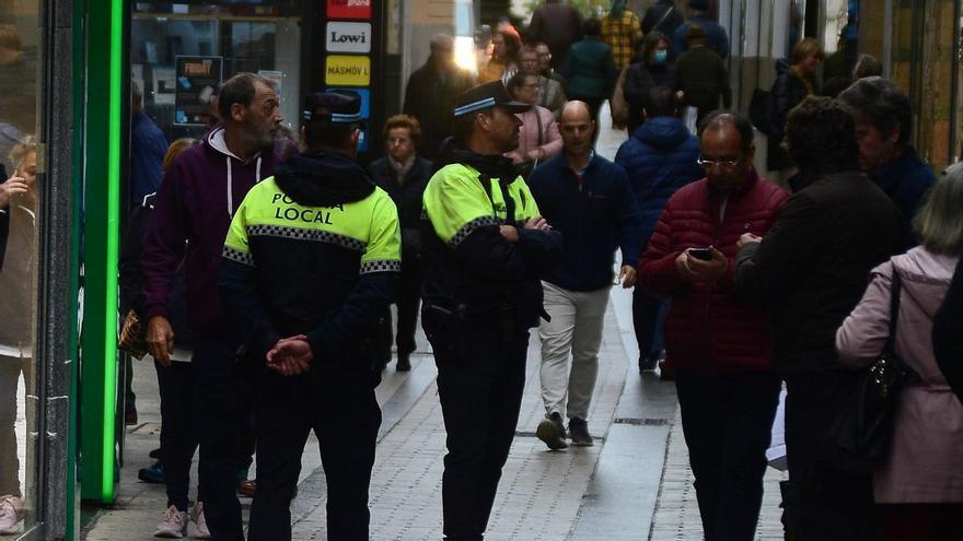 Aumentan las patrullas de la Policía Local de Plasencia por Navidad