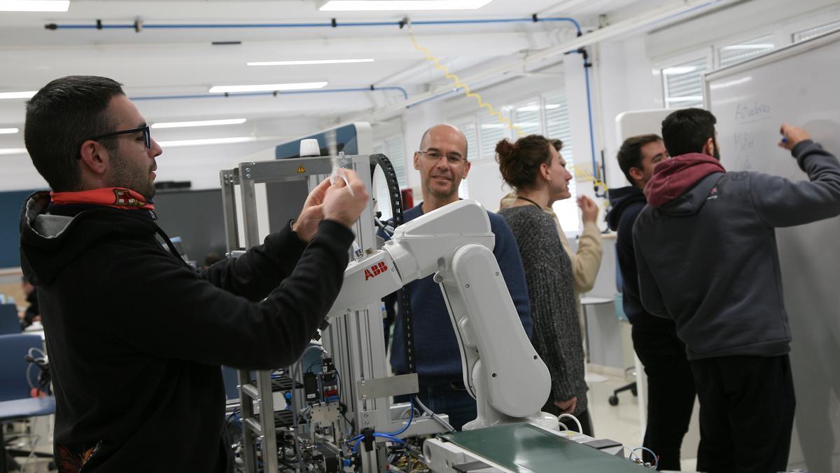 Aulas de nuevas tecnologías en el IES Cotes Baixes de Alcoy.