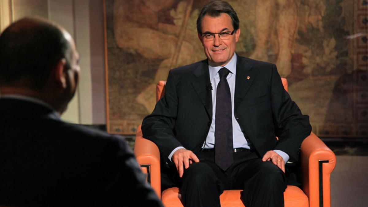 Artur Mas, en un momento de la entrevista que le hizo Xavier Bosch en el programa de TV-3 'Àgora', el lunes.